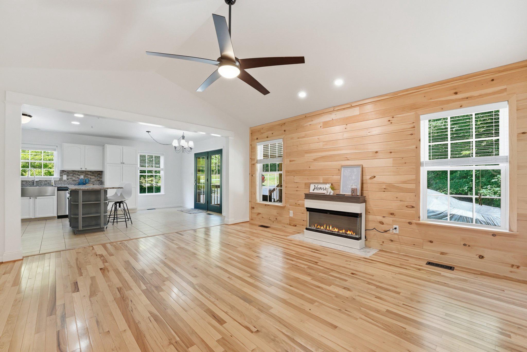 Locust Dale, Virginia, 22948, United States, 3 Bedrooms Bedrooms, ,4 BathroomsBathrooms,Residential,For Sale,1996627