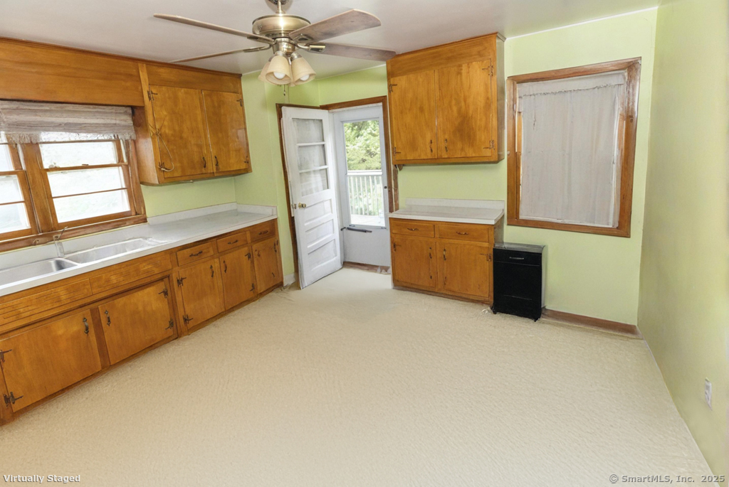 Montville, Connecticut, 06382, United States, 5 Bedrooms Bedrooms, ,3 BathroomsBathrooms,Residential,For Sale,1895951