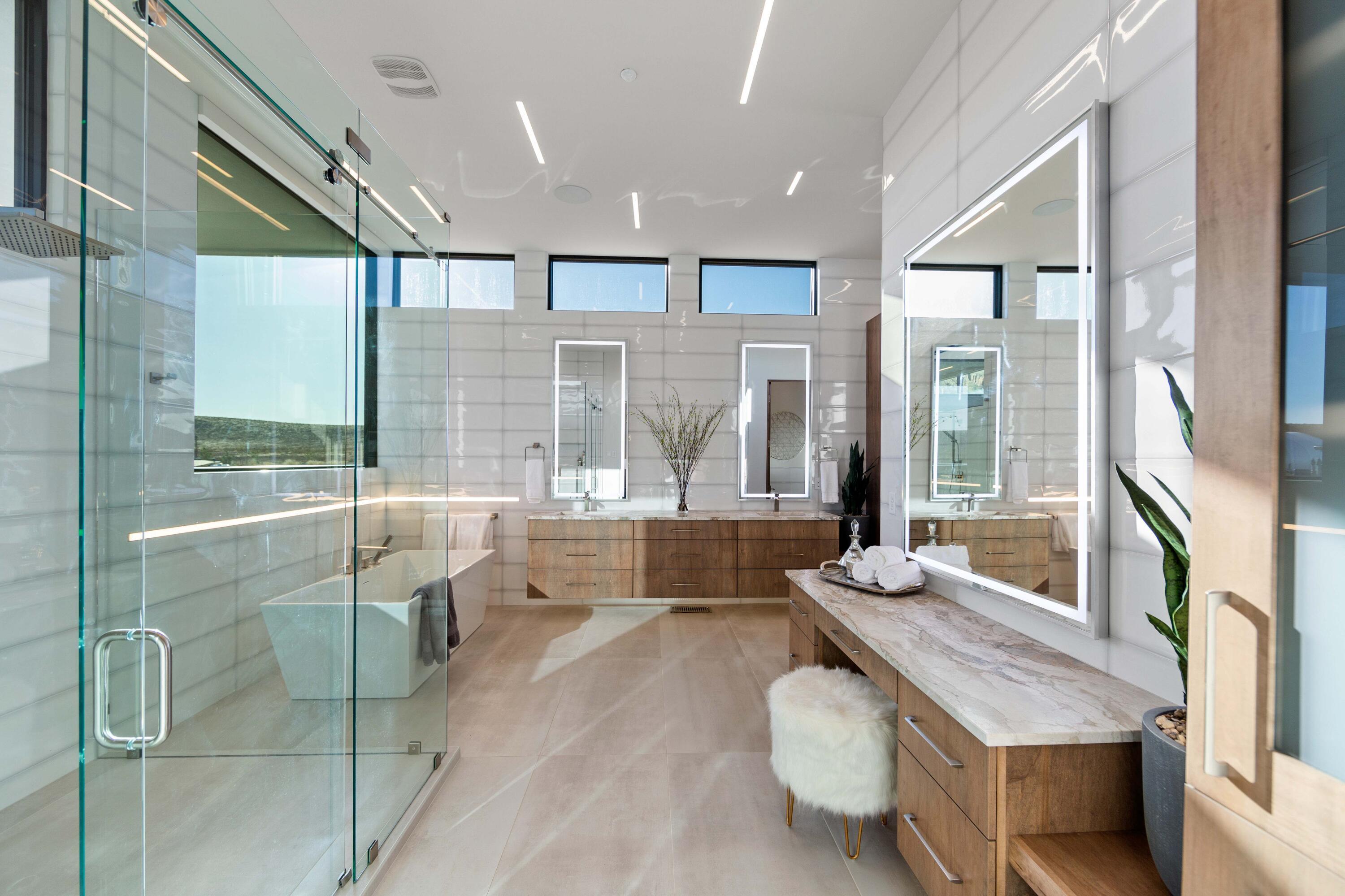 Hurricane, Utah, 84737, United States, 5 Bedrooms Bedrooms, ,5 BathroomsBathrooms,Residential,For Sale,1843494