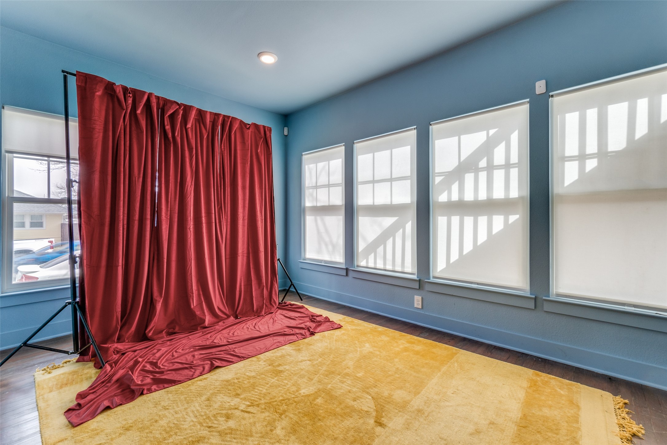 Dallas, Texas, 75208, United States, 4 Bedrooms Bedrooms, ,3 BathroomsBathrooms,Residential,For Sale,1752637