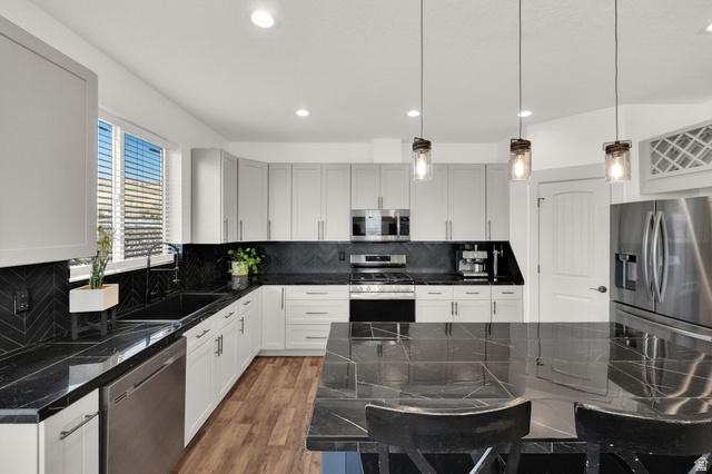 Herriman, Utah, 84096, United States, 5 Bedrooms Bedrooms, ,3 BathroomsBathrooms,Residential,For Sale,2010355