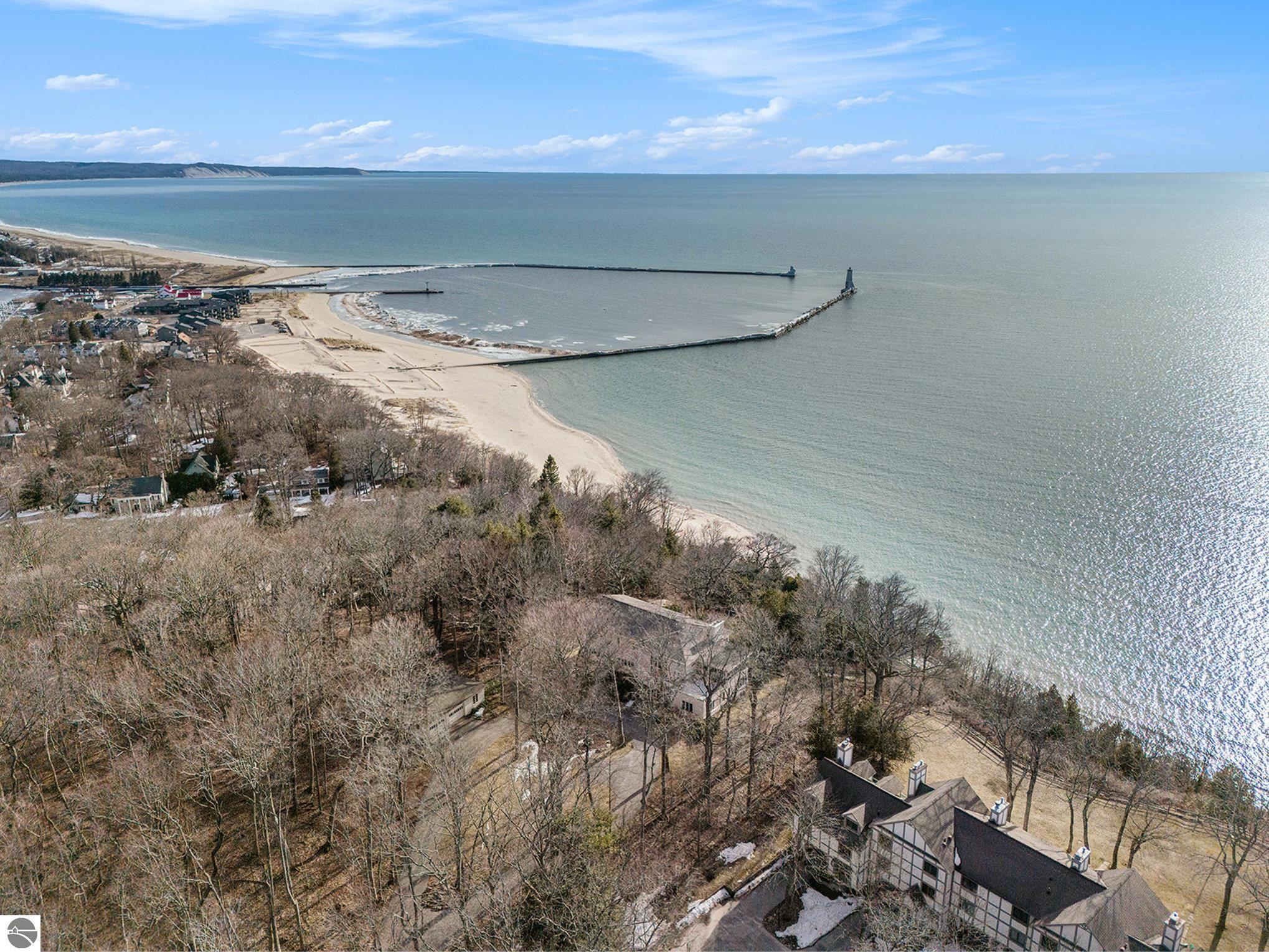 Frankfort, Michigan, 49635-9746, United States, 7 Bedrooms Bedrooms, ,5 BathroomsBathrooms,Residential,For Sale,1975140