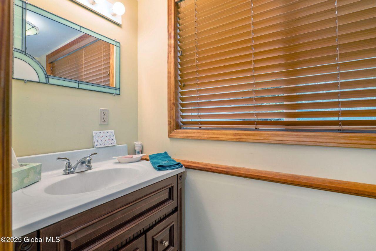 Gloversville, New York, 12078, United States, 2 Bedrooms Bedrooms, ,2 BathroomsBathrooms,Residential,For Sale,1828011