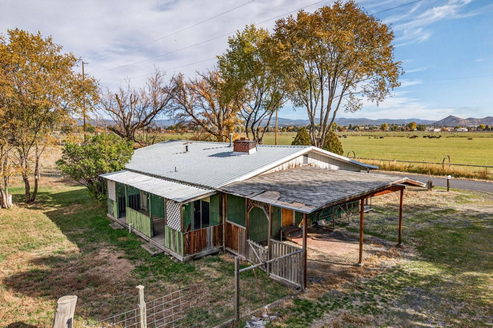 Prineville, Oregon, 97754, United States, 3 Bedrooms Bedrooms, ,1 BathroomBathrooms,Residential,For Sale,1971194