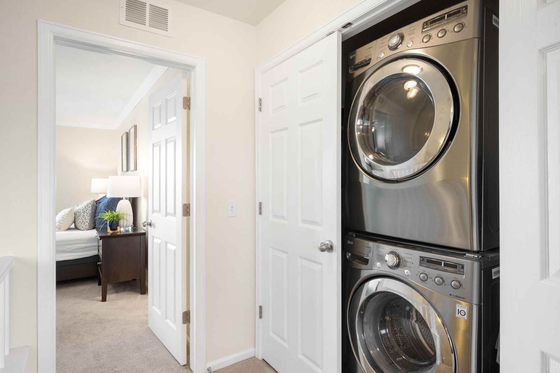  Low-maintenance living in a beautifully designed layout - 物件實景