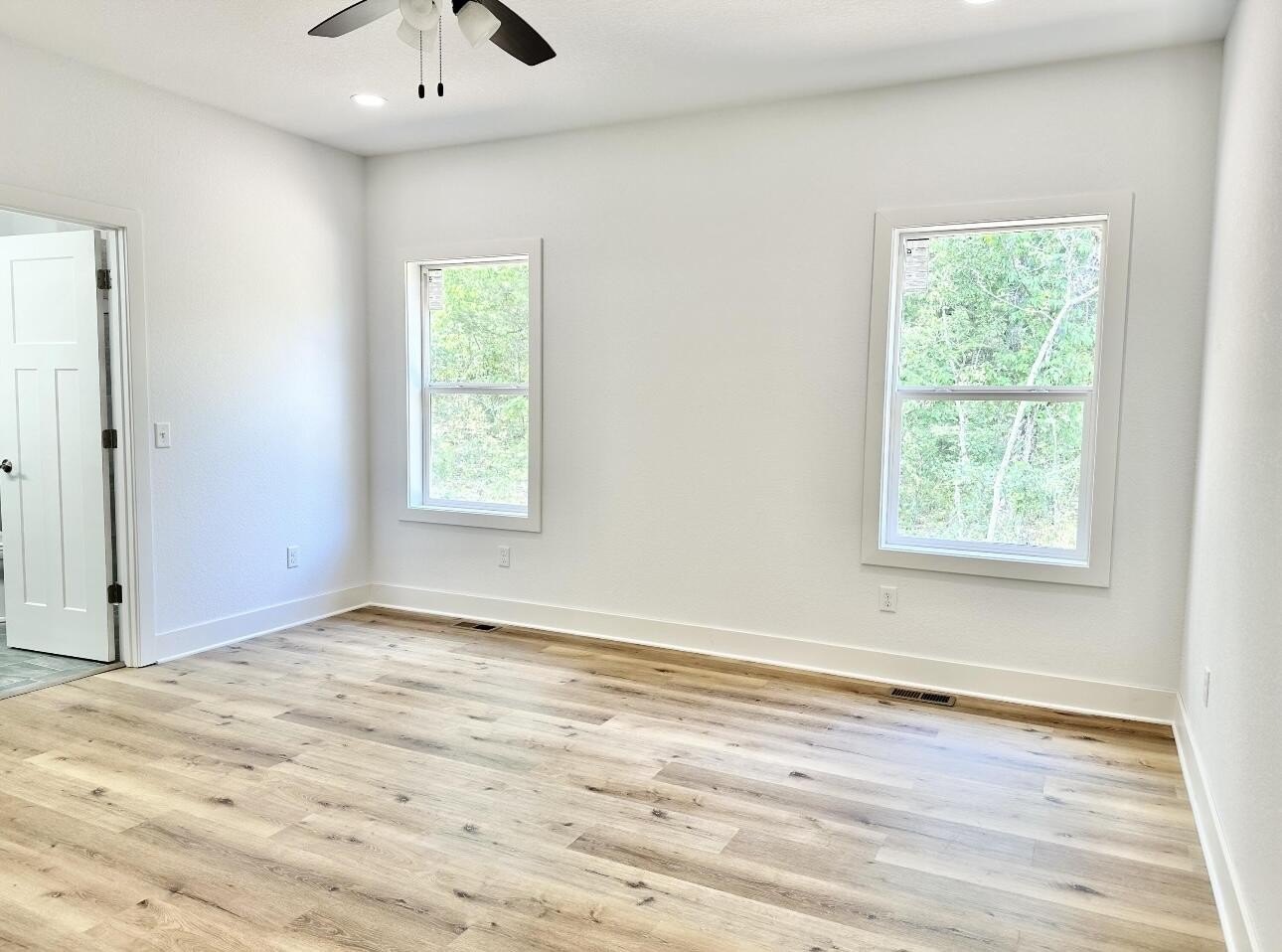 Shell Knob, Missouri, 65747, United States, 5 Bedrooms Bedrooms, ,3 BathroomsBathrooms,Residential,For Sale,1982122