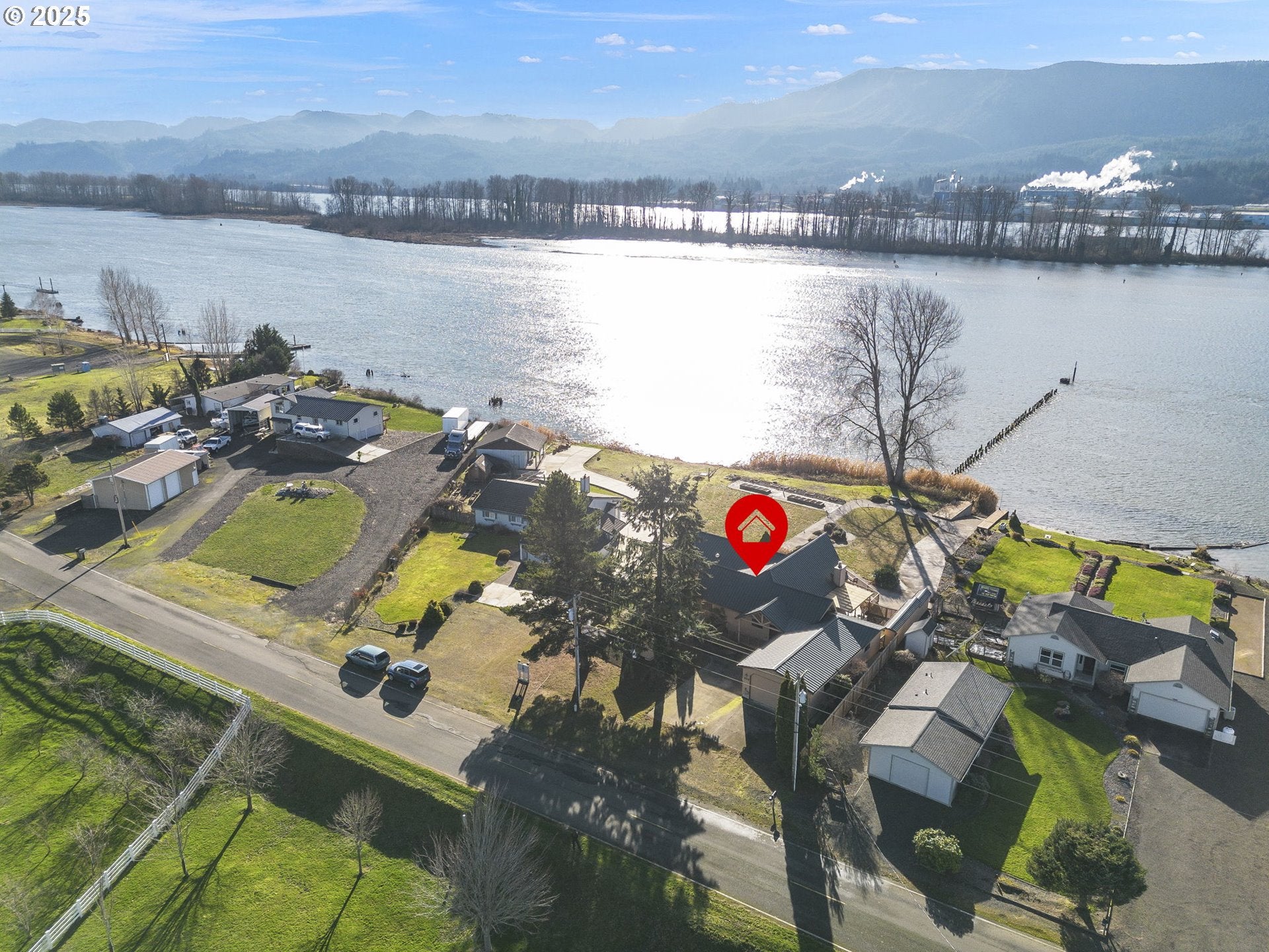 Cathlamet, Washington, 98612, United States, 3 Bedrooms Bedrooms, ,4 BathroomsBathrooms,Residential,For Sale,1975452