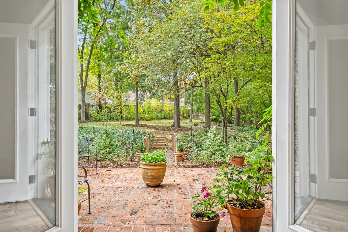 Collierville, Tennessee, 38017, United States, 3 Bedrooms Bedrooms, ,3 BathroomsBathrooms,Residential,For Sale,1989206