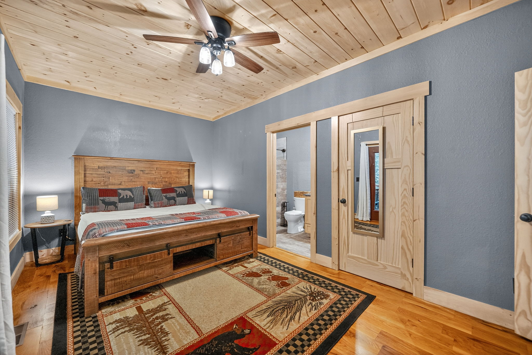 Sevierville, Tennessee, 37862, United States, 4 Bedrooms Bedrooms, ,6 BathroomsBathrooms,Residential,For Sale,1982838