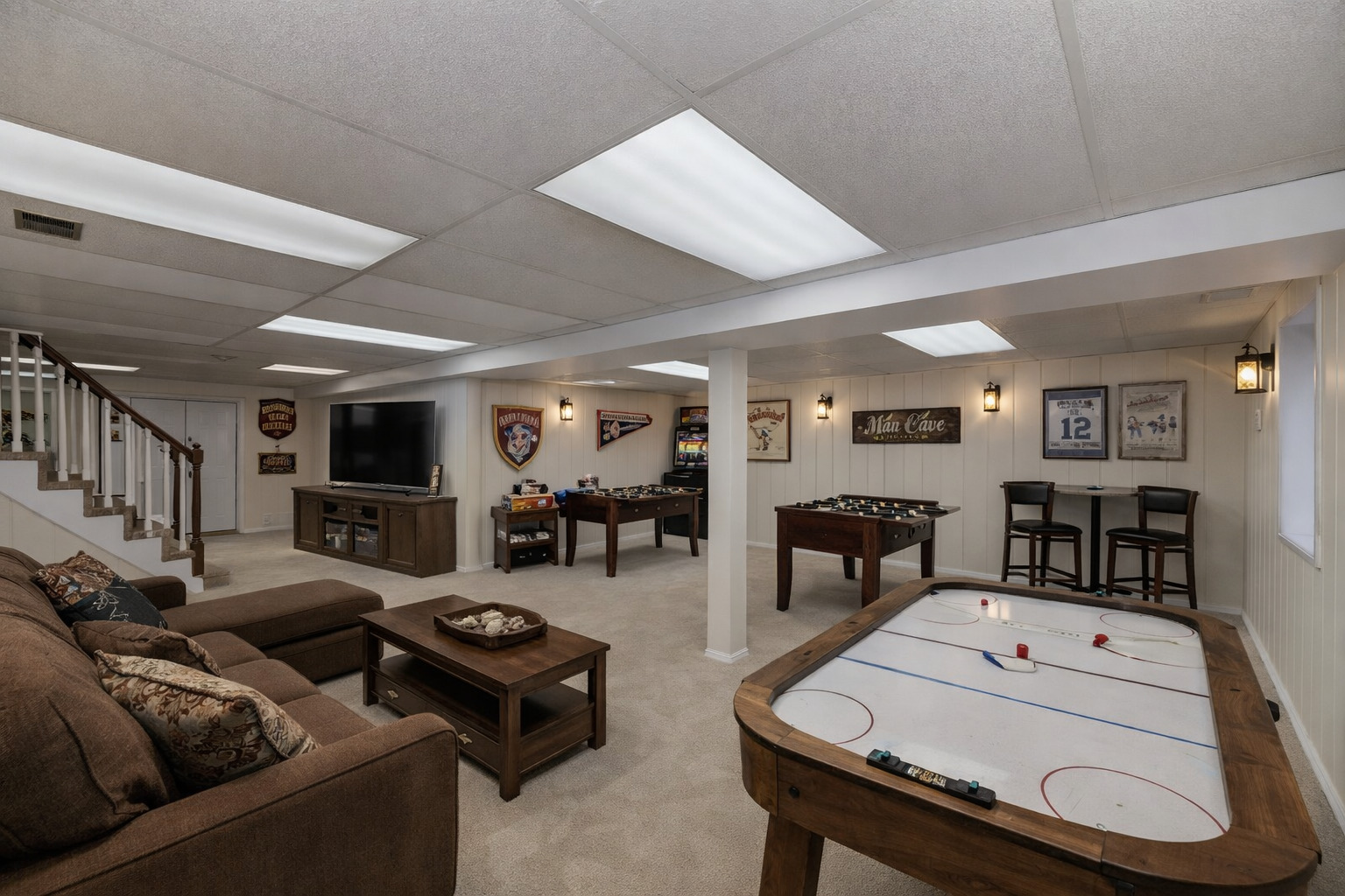 Arlington Heights, Illinois, 60005, United States, 5 Bedrooms Bedrooms, ,3 BathroomsBathrooms,Residential,For Sale,2001547