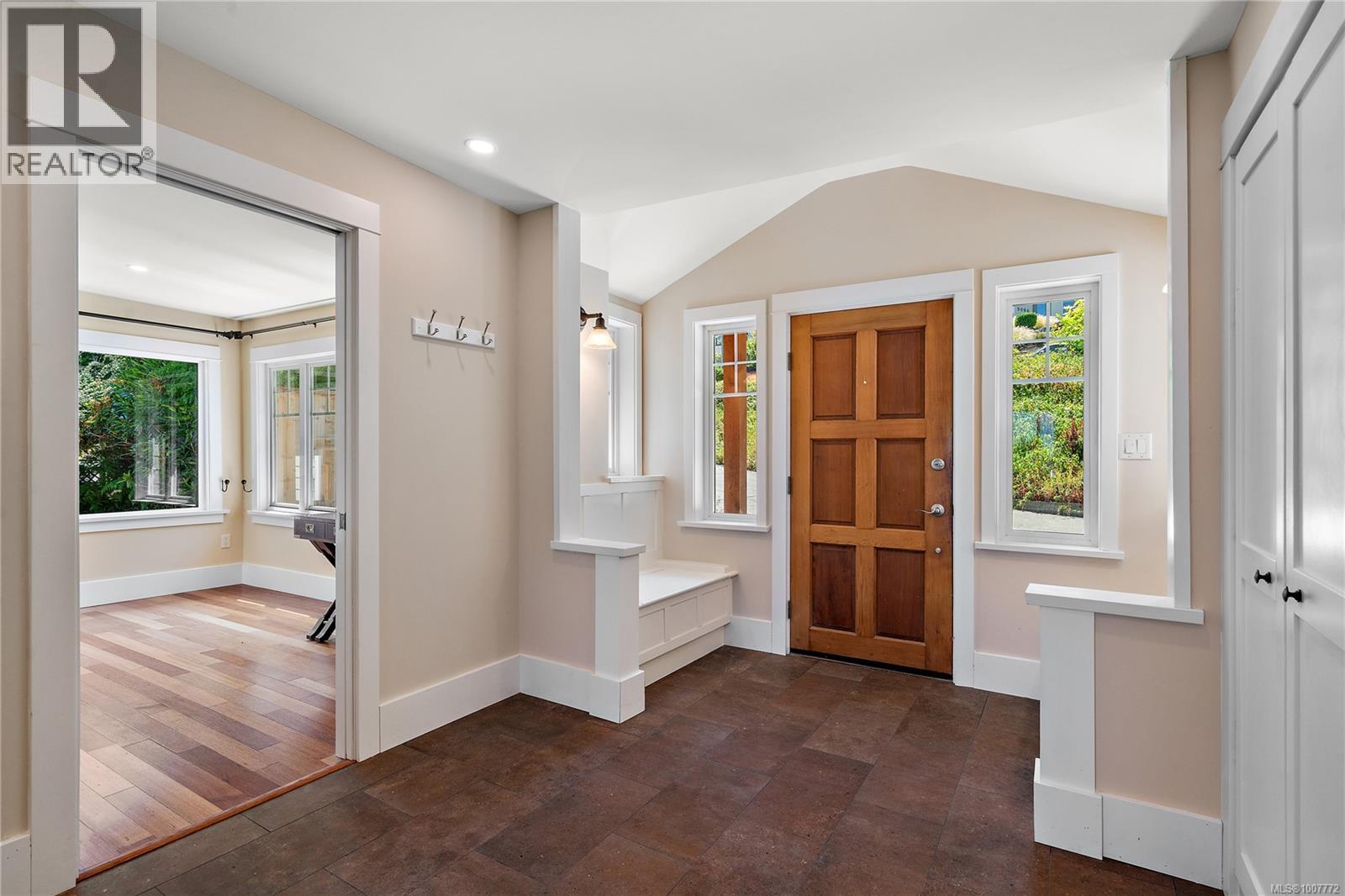 SAANICH, British Columbia, V8Y 2G1, CA, 4 Bedrooms Bedrooms, ,3 BathroomsBathrooms,Residential,For Sale,1906364