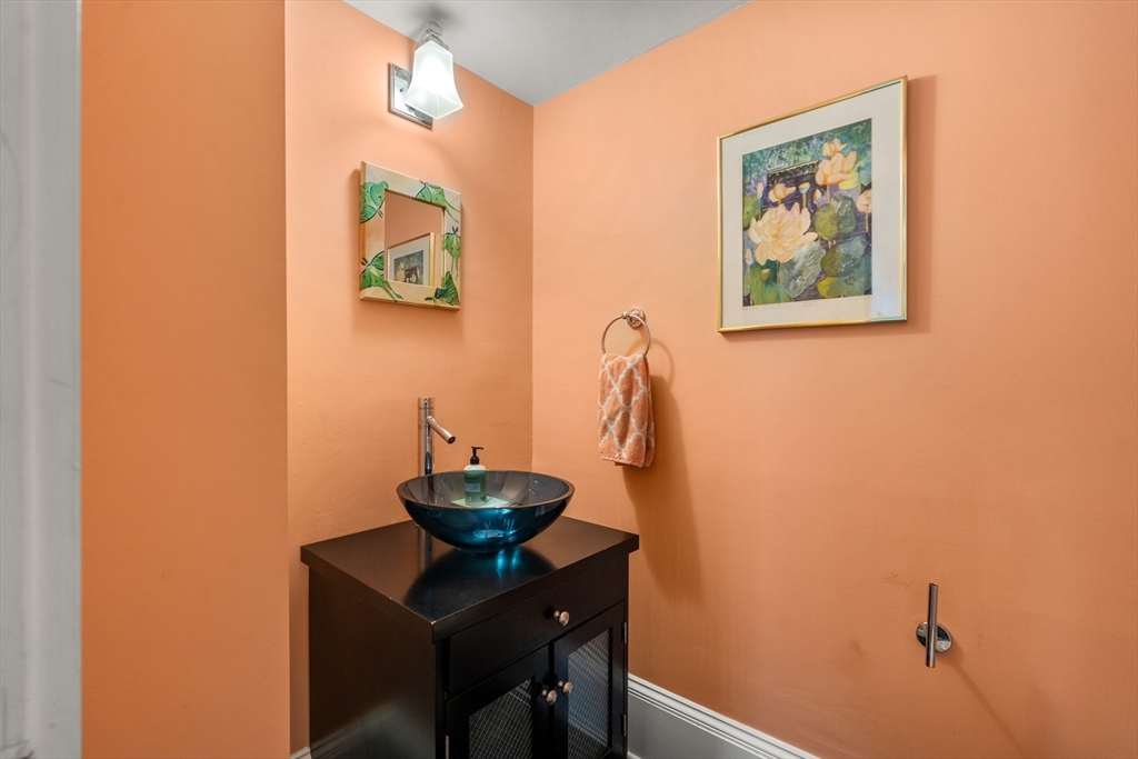 Newton, Massachusetts, 02458, United States, 5 Bedrooms Bedrooms, ,4 BathroomsBathrooms,Residential,For Sale,1941717