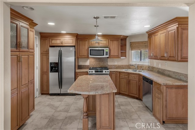 Canyon Country, California, 91387, United States, 2 Bedrooms Bedrooms, ,2 BathroomsBathrooms,Residential,For Sale,1979906