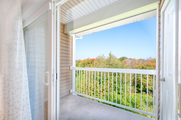 Weymouth, Massachusetts, 02190, United States, 2 Bedrooms Bedrooms, ,2 BathroomsBathrooms,Residential,For Sale,1978369