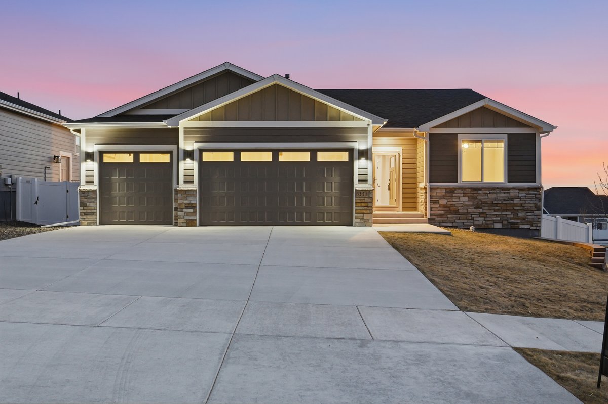 Cheyenne, Wyoming, 82009, United States, 5 Bedrooms Bedrooms, ,3 BathroomsBathrooms,Residential,For Sale,2012088