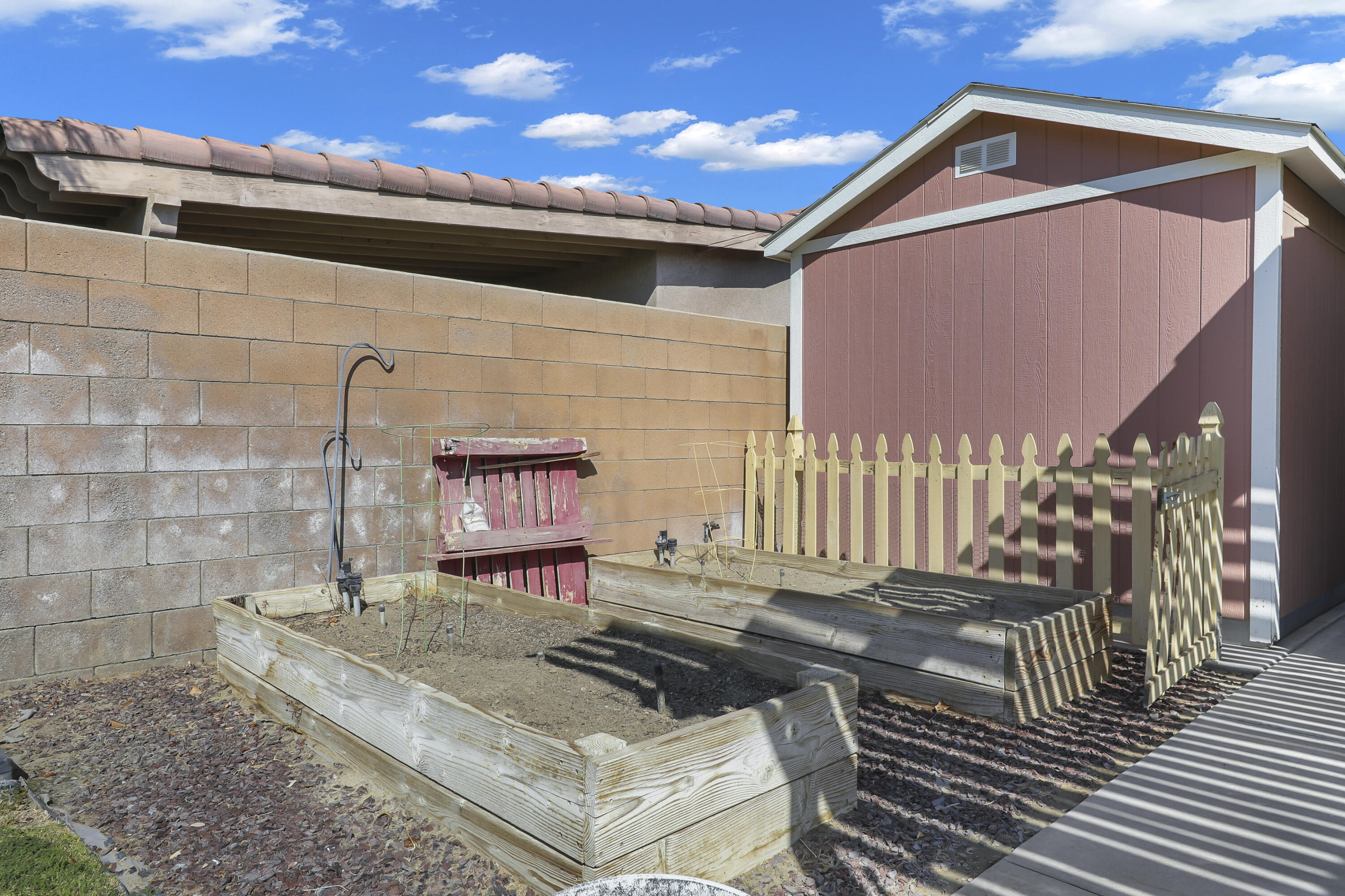 Indio, California, 92201, United States, 4 Bedrooms Bedrooms, ,3 BathroomsBathrooms,Residential,For Sale,1950105