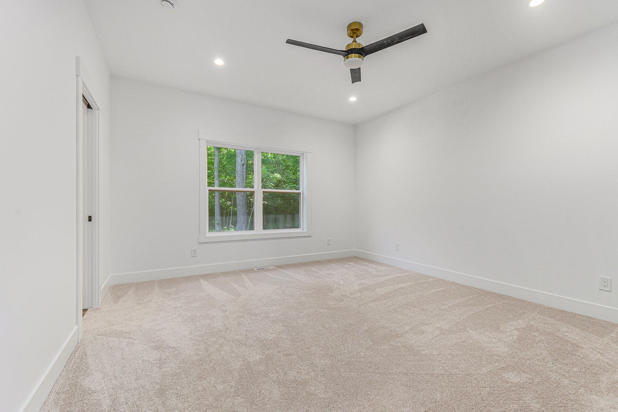 Allegan, Michigan, 49010, United States, 6 Bedrooms Bedrooms, ,4 BathroomsBathrooms,Residential,For Sale,1827458