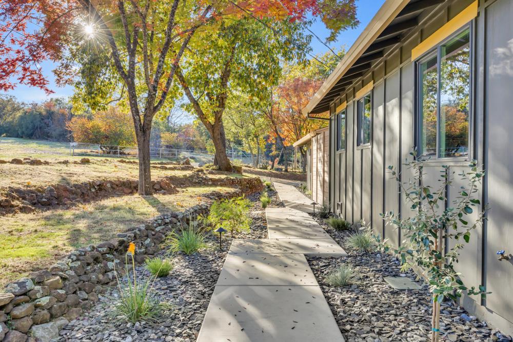 Shingle Springs, California, 95682, United States, 3 Bedrooms Bedrooms, ,2 BathroomsBathrooms,Residential,For Sale,1997348