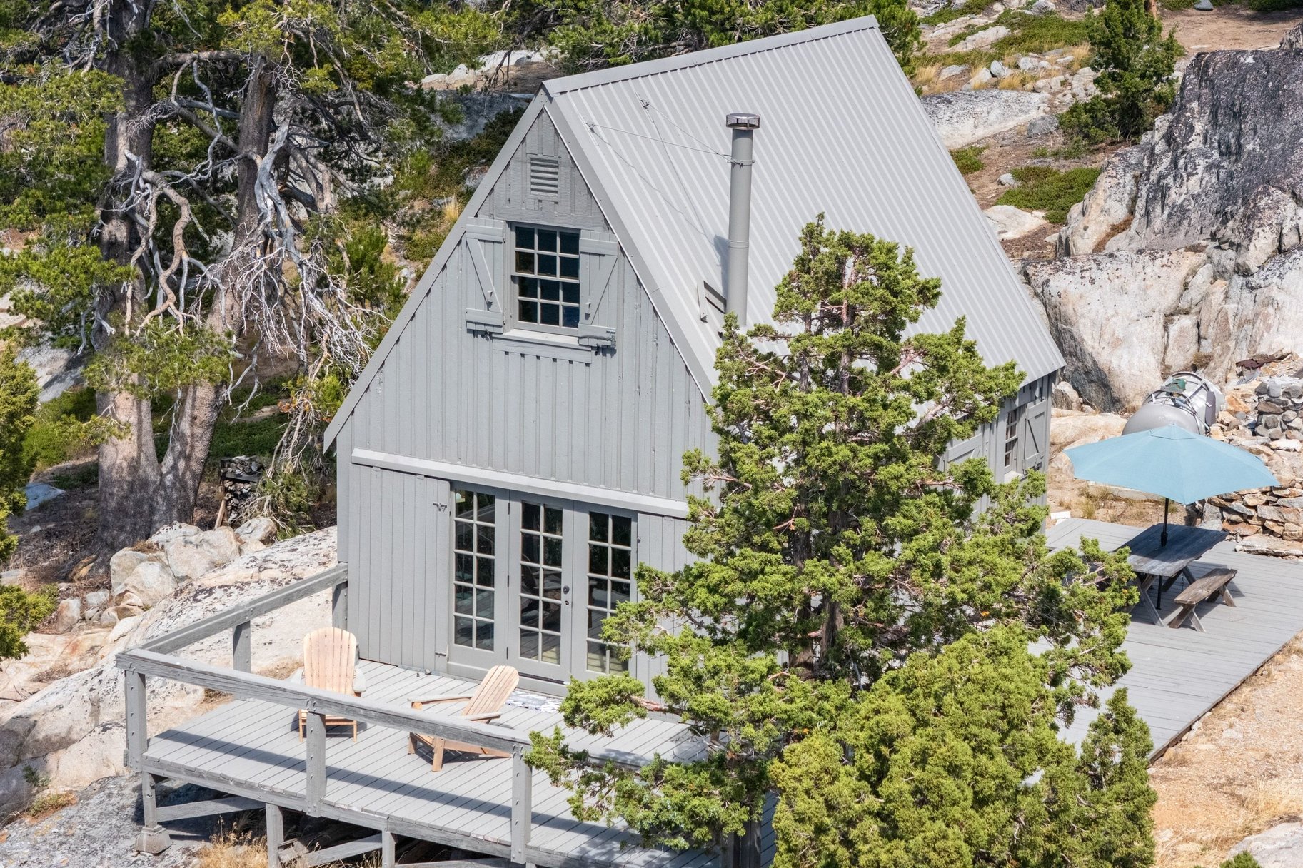  The Juniper Cabin: A Wild Invitation to See the World Differently - 物件實景