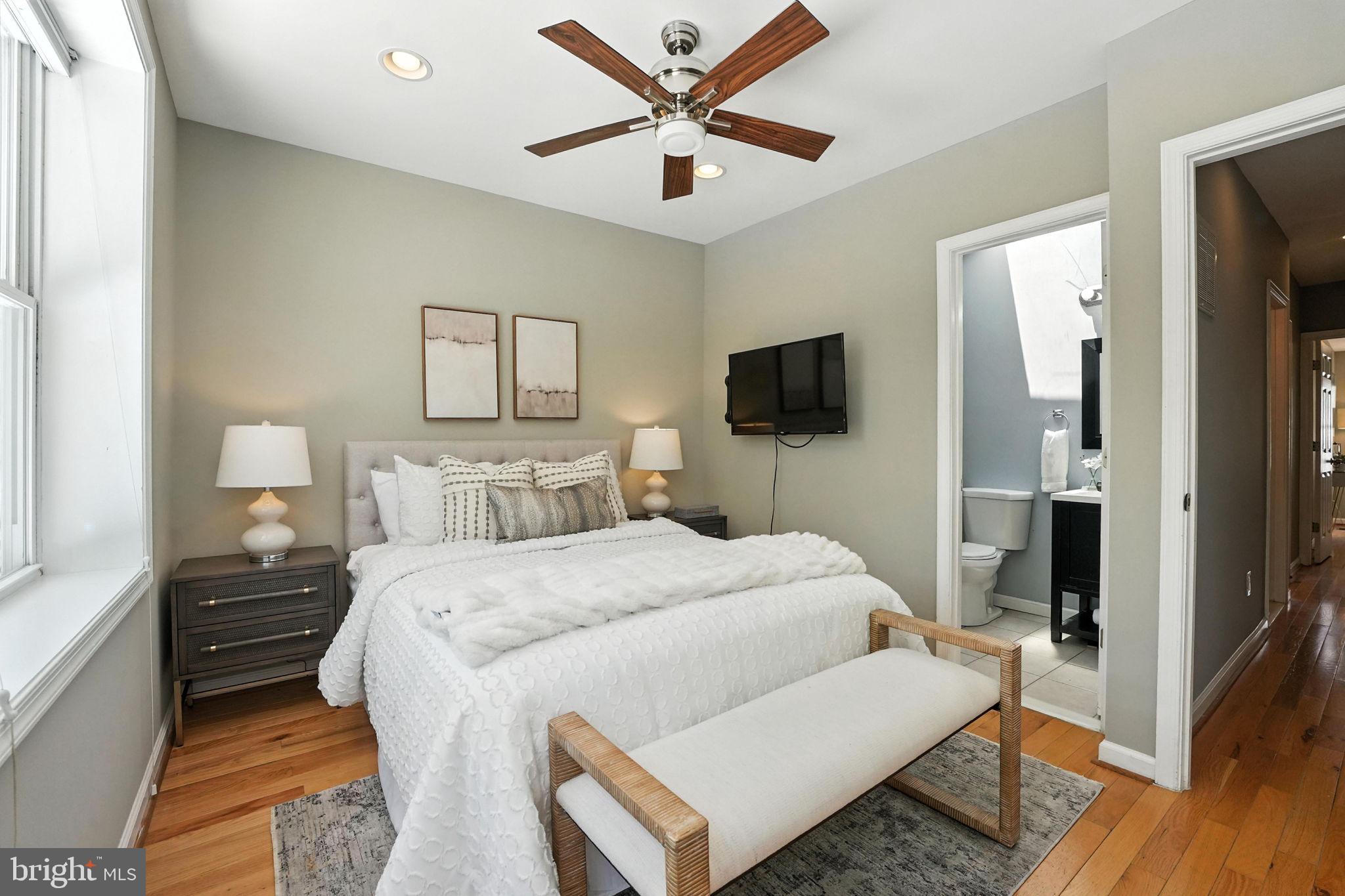 Washington, District of Columbia, 20002, United States, 4 Bedrooms Bedrooms, ,4 BathroomsBathrooms,Residential,For Sale,2000115