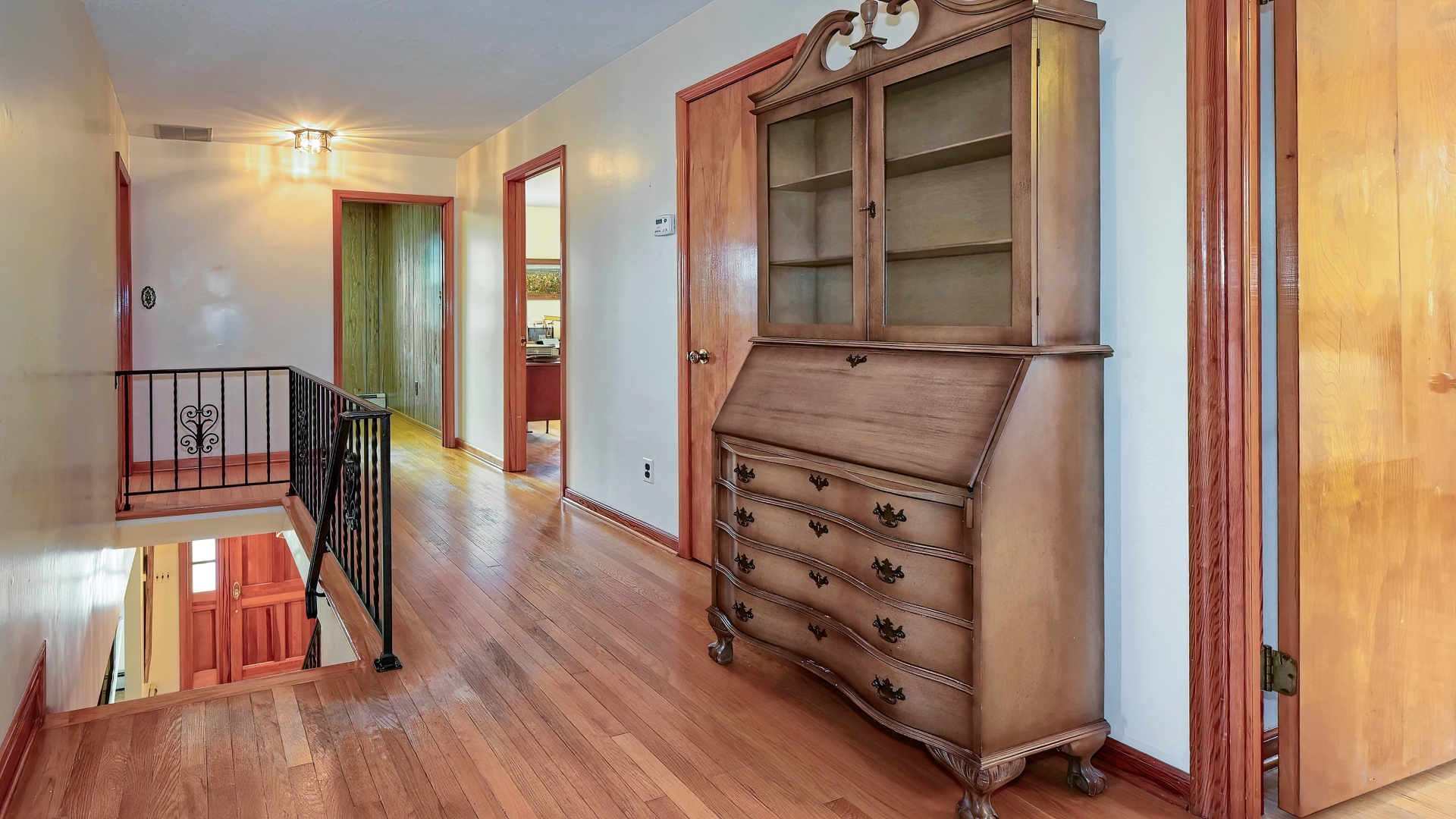 Nutley, New Jersey, 07110, United States, 4 Bedrooms Bedrooms, ,3 BathroomsBathrooms,Residential,For Sale,1974859