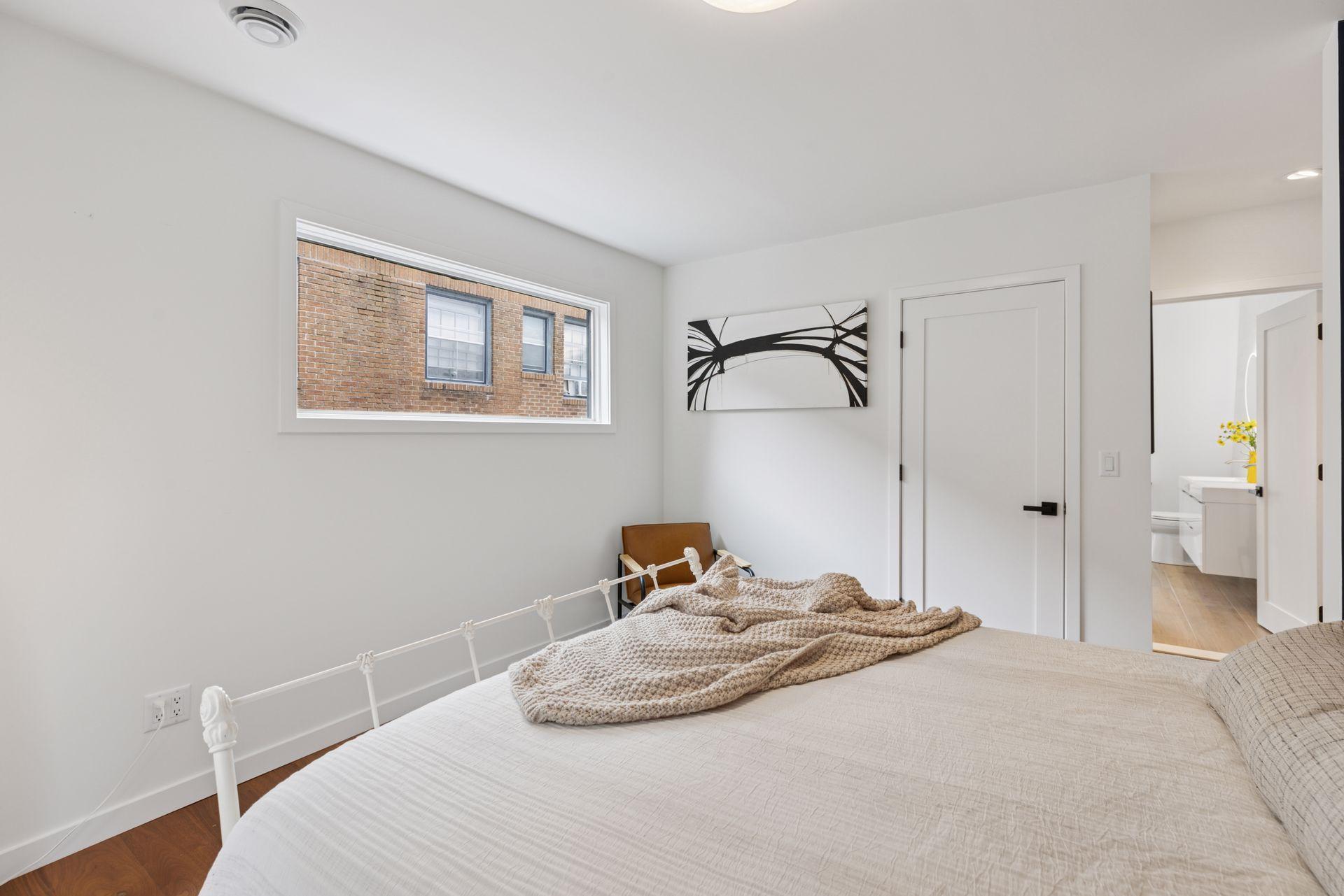 Minneapolis, Minnesota, 55408, United States, 4 Bedrooms Bedrooms, ,3 BathroomsBathrooms,Residential,For Sale,1938866