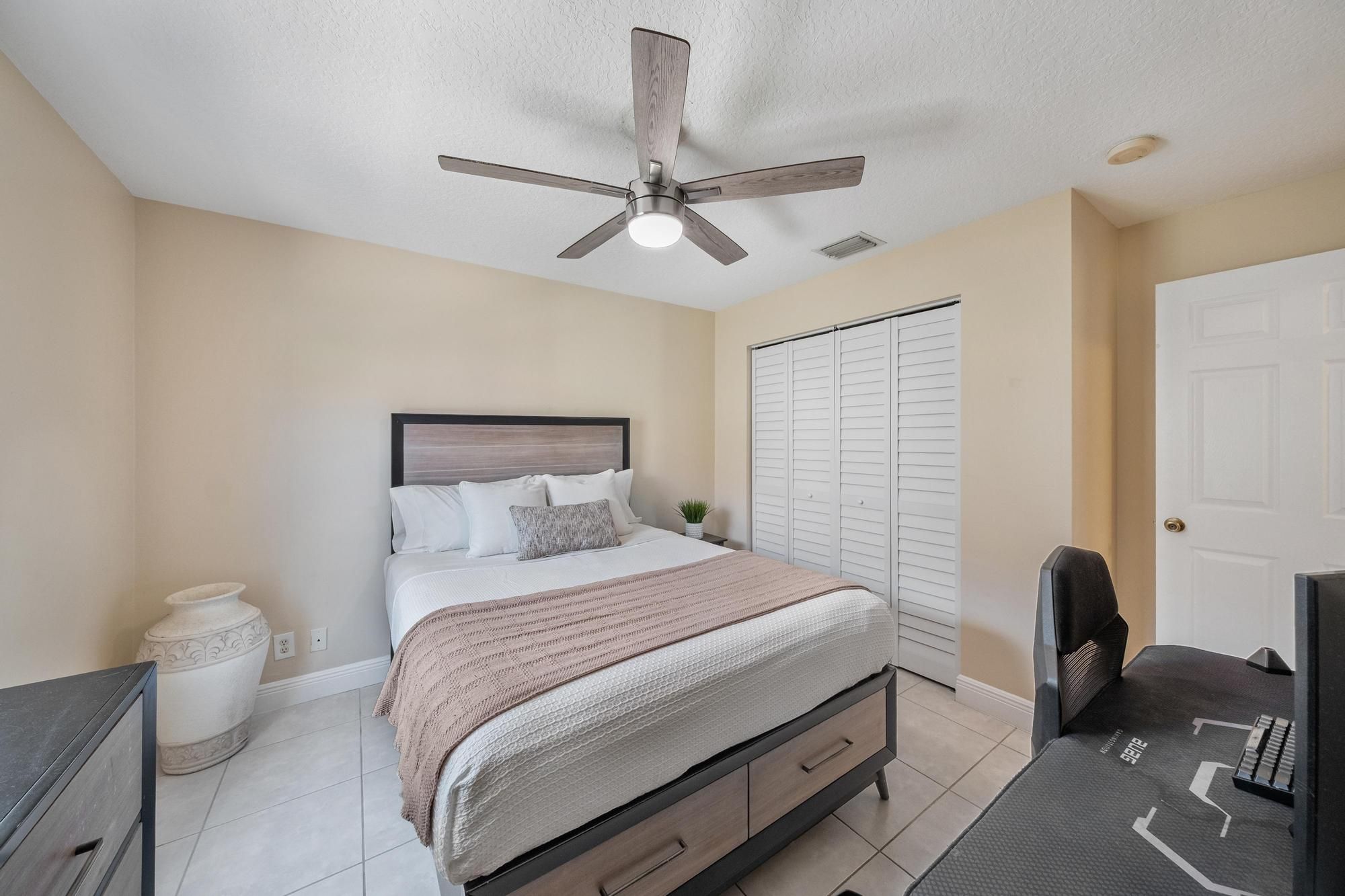  1128 Hatteras Circle, Greenacres, FL, 33413 - 物件實景