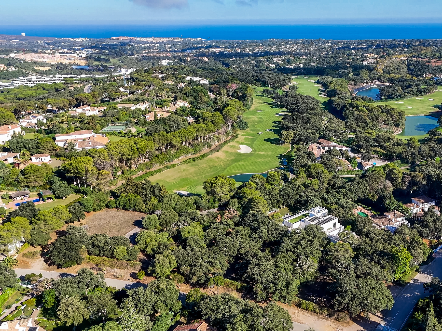  Expansive frontline golf plot beside Valderrama