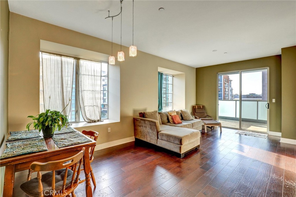 Long Beach, California, 90802, United States, 3 Bedrooms Bedrooms, ,2 BathroomsBathrooms,Residential,For Sale,1921298