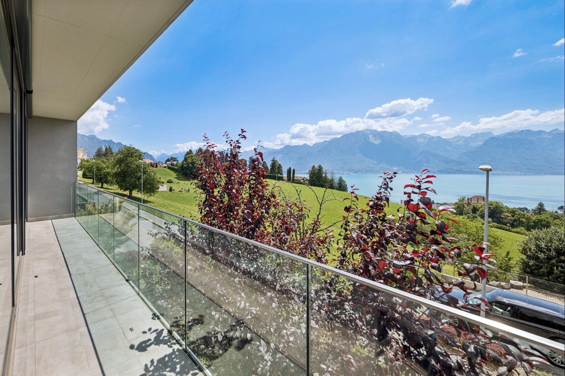  Panoramic view from this contemporary villa - 物件實景
