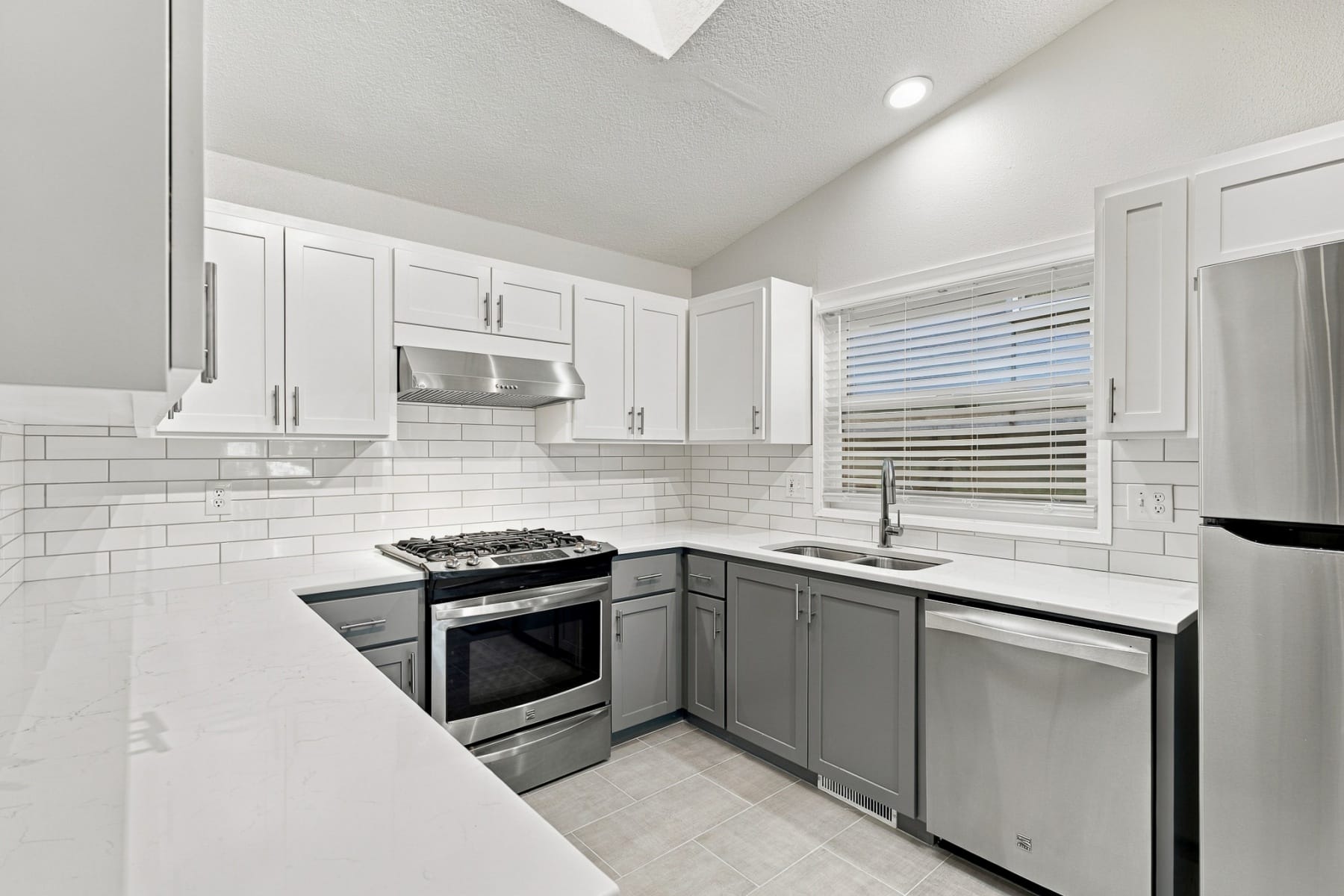  10023 SW QUAIL POST RD Portland, OR 97219 - 物件實景