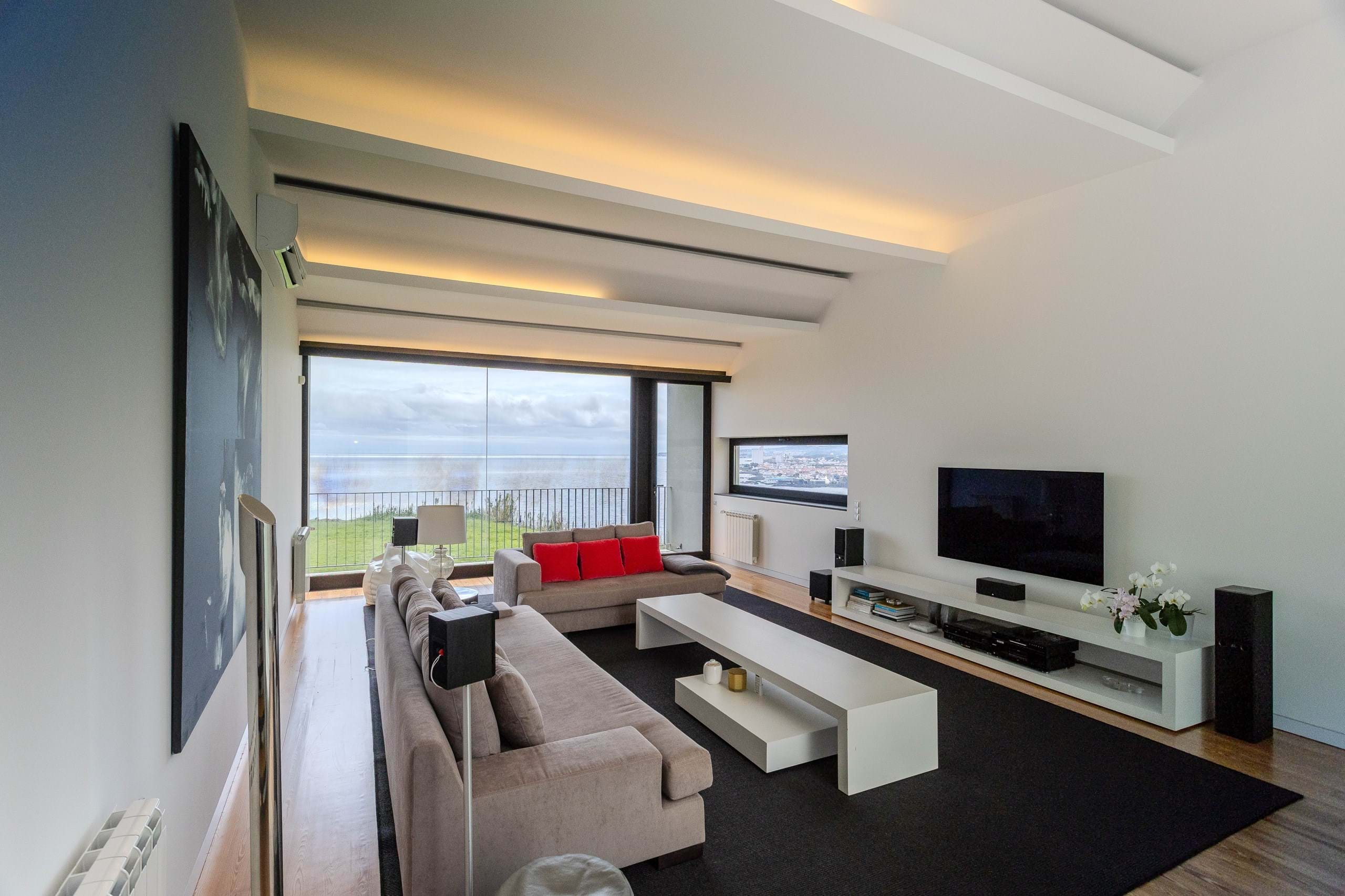 Ponta Delgada, Ilha de São Miguel, 9560-501, PT, 3 Bedrooms Bedrooms, ,4 BathroomsBathrooms,Residential,For Sale,1826448