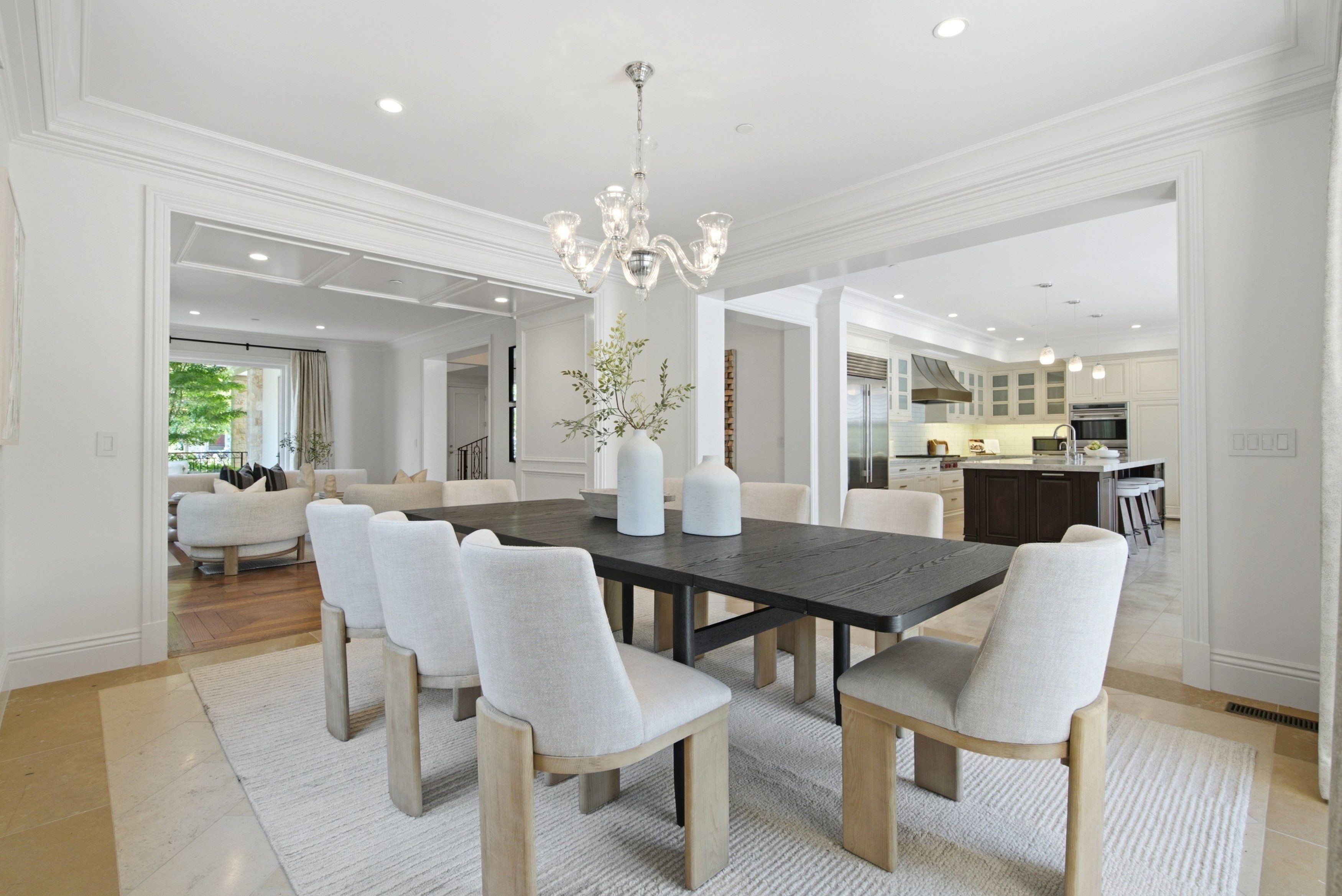  Beautifully Remodeled with Designer Finishes - 物件實景