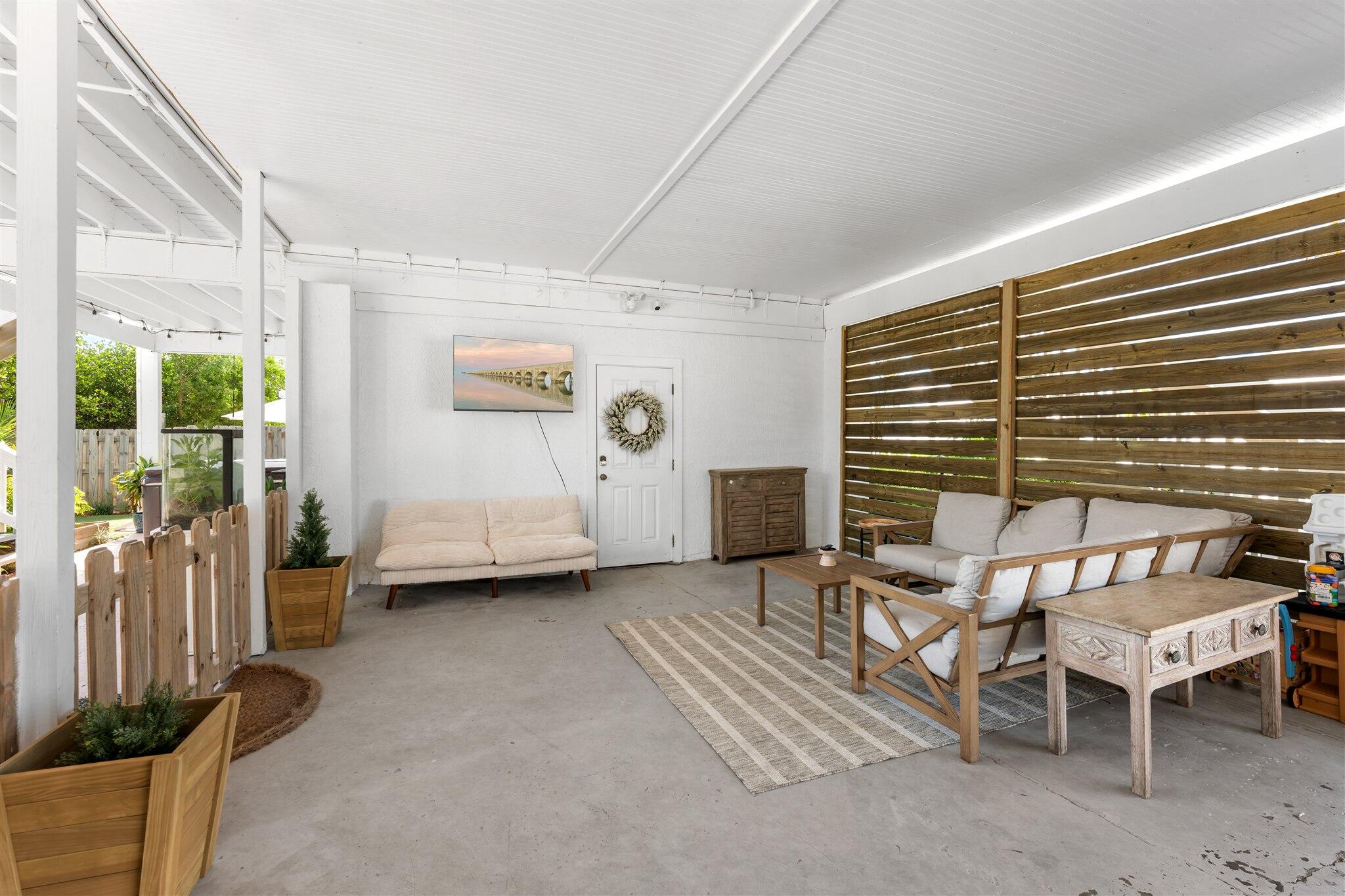 MARATHON, Florida, 33050, United States, 2 Bedrooms Bedrooms, ,2 BathroomsBathrooms,Residential,For Sale,2000916