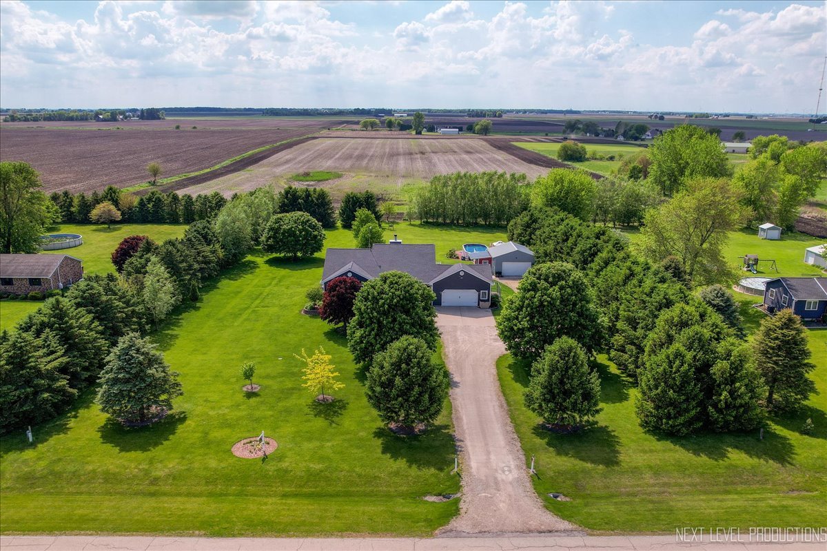 Leland, Illinois, 60531, United States, 3 Bedrooms Bedrooms, ,3 BathroomsBathrooms,Residential,For Sale,1980976