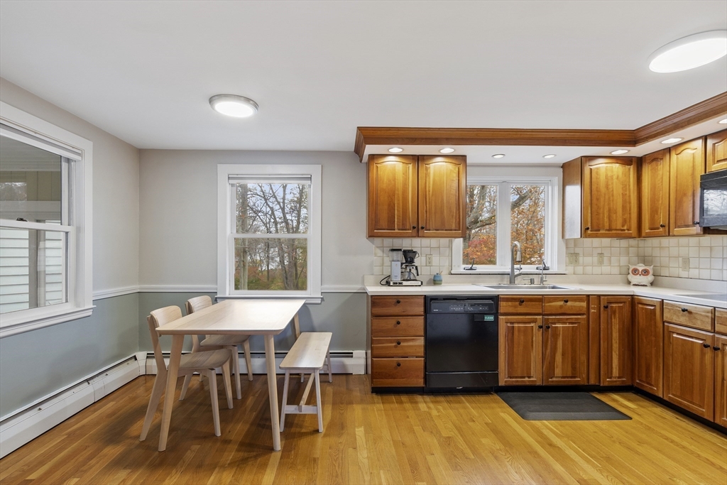 Hamilton, Massachusetts, 01982, United States, 4 Bedrooms Bedrooms, ,2 BathroomsBathrooms,Residential,For Sale,1989221