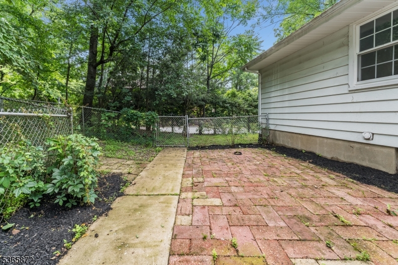 Bridgewater Twp., New Jersey, 08807, United States, 4 Bedrooms Bedrooms, ,3 BathroomsBathrooms,Residential,For Sale,1867393