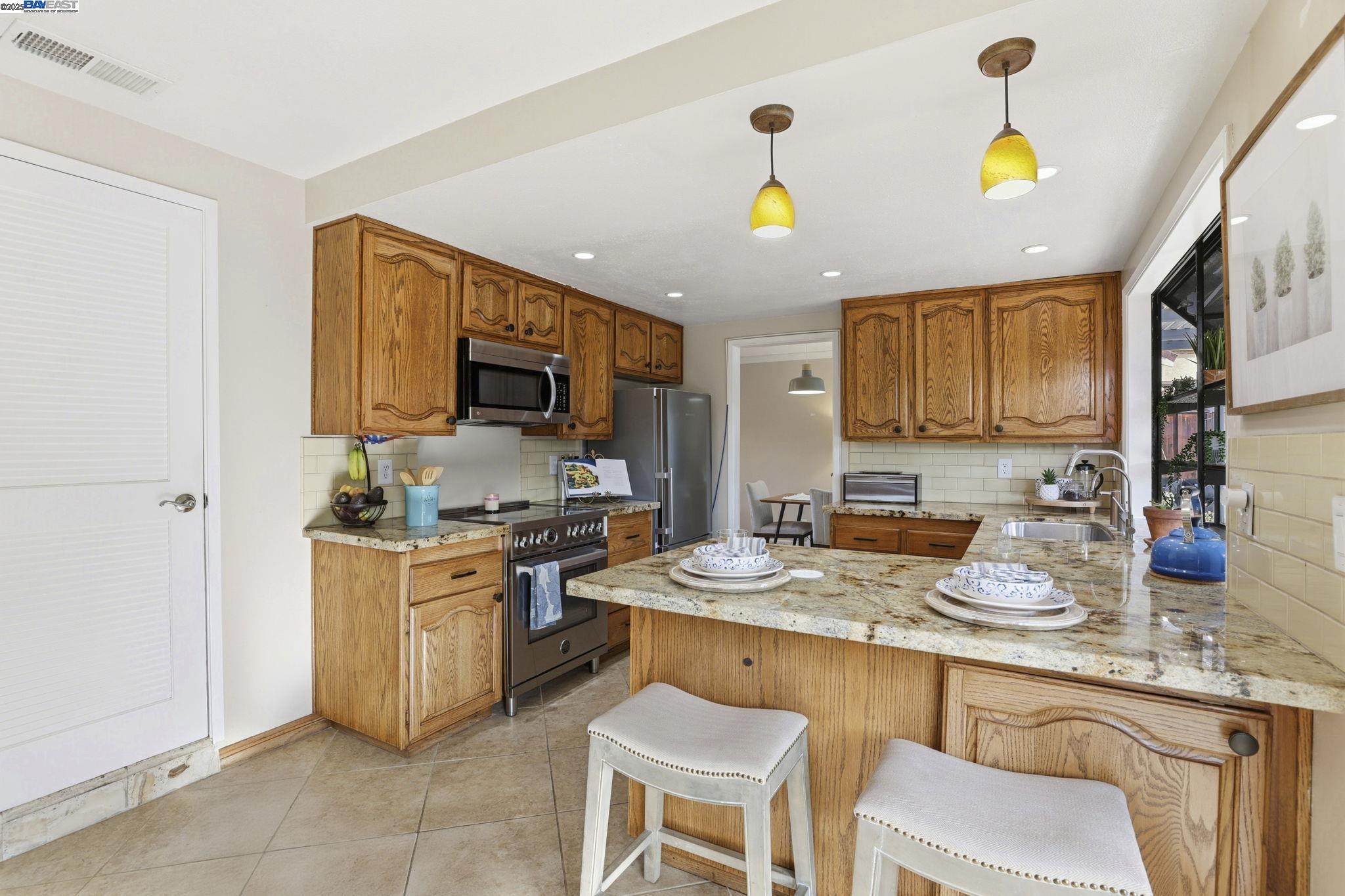 Pleasanton, California, 94566, United States, 4 Bedrooms Bedrooms, ,2 BathroomsBathrooms,Residential,For Sale,1988174