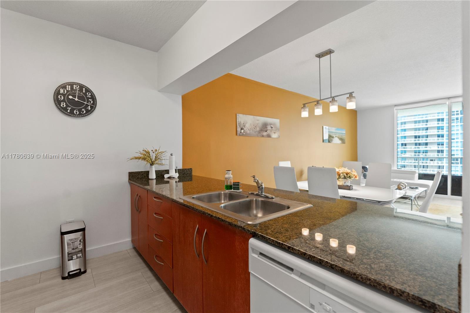 Miami, Florida, 33131, United States, 1 Bedroom Bedrooms, ,1 BathroomBathrooms,Residential,For Sale,1768107