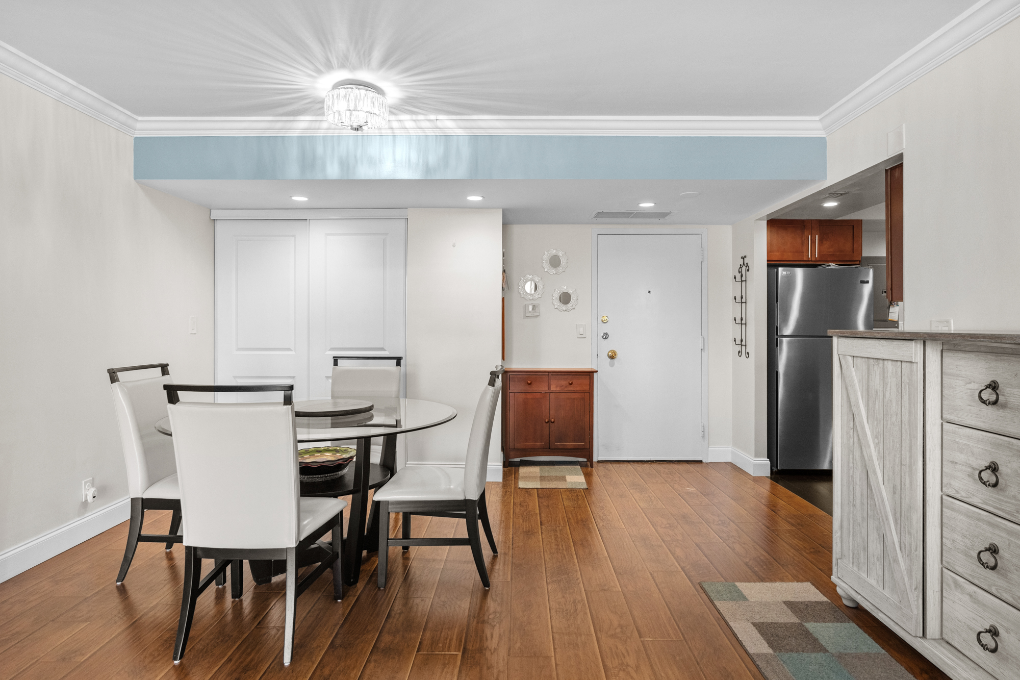  427 Golden Isles Dr, Hallandale Beach, FL, 33009 - 物件實景