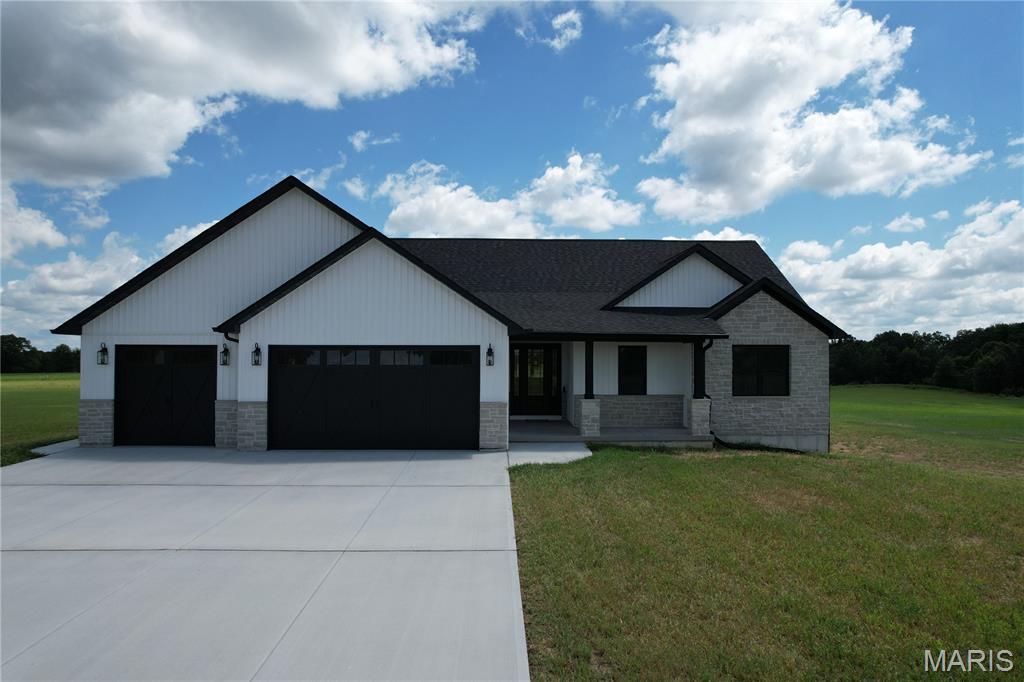 Troy, Missouri, 63379, United States, 4 Bedrooms Bedrooms, ,4 BathroomsBathrooms,Residential,For Sale,1913425