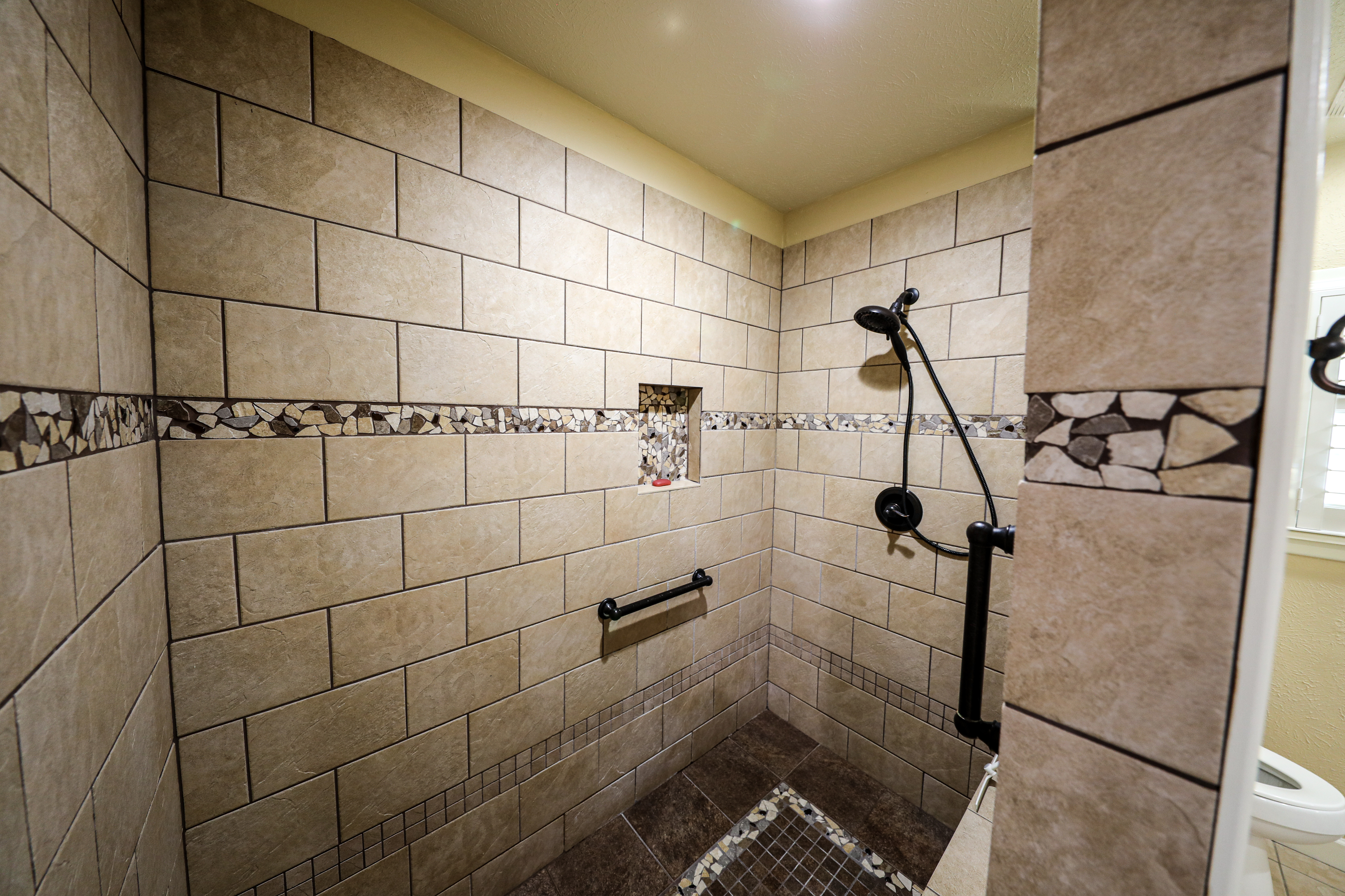 Pittsburg, Texas, 75686, United States, 4 Bedrooms Bedrooms, ,3 BathroomsBathrooms,Residential,For Sale,1871323