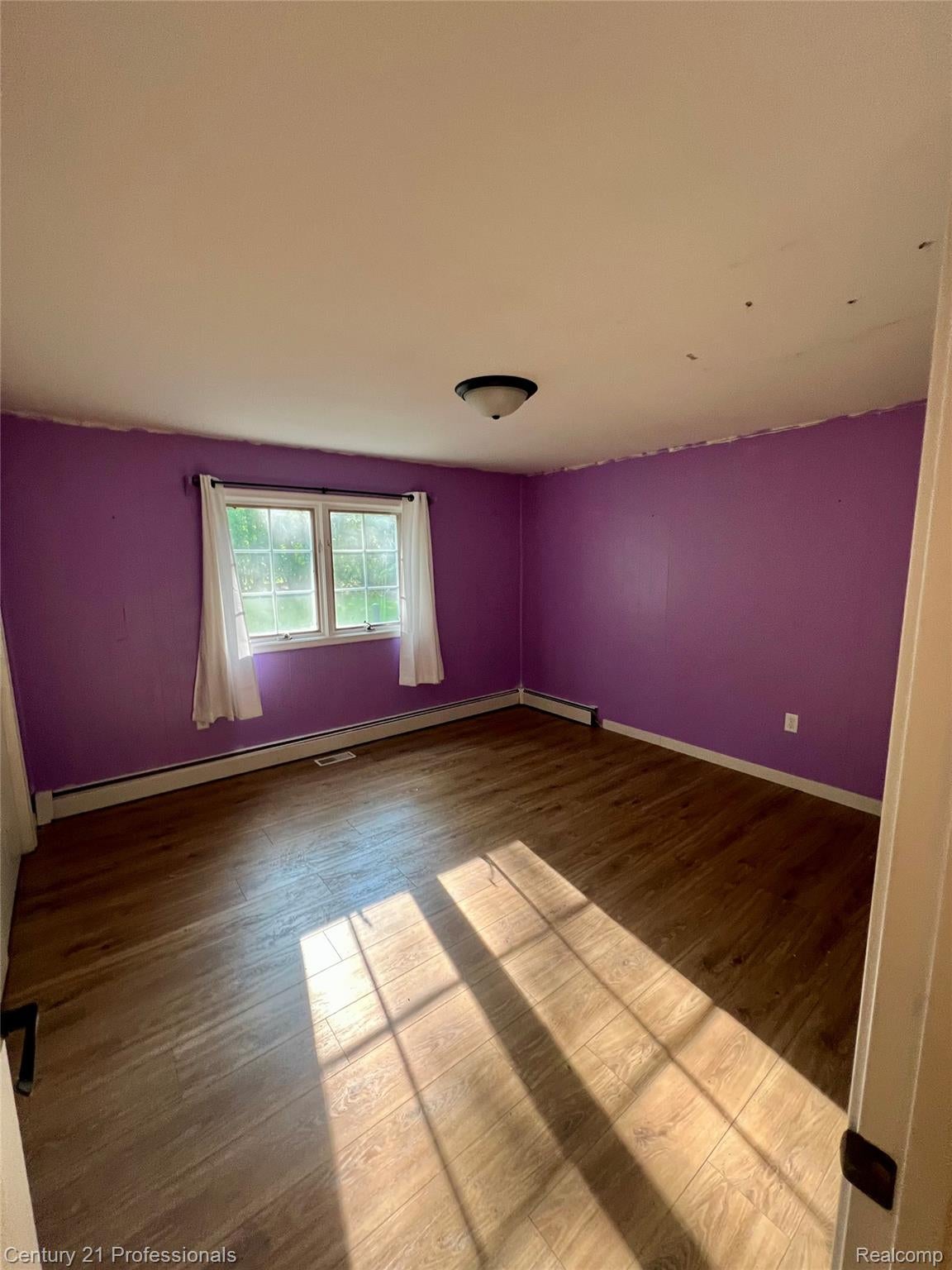 Northville, Michigan, 48167, United States, 4 Bedrooms Bedrooms, ,3 BathroomsBathrooms,Residential,For Sale,1923225