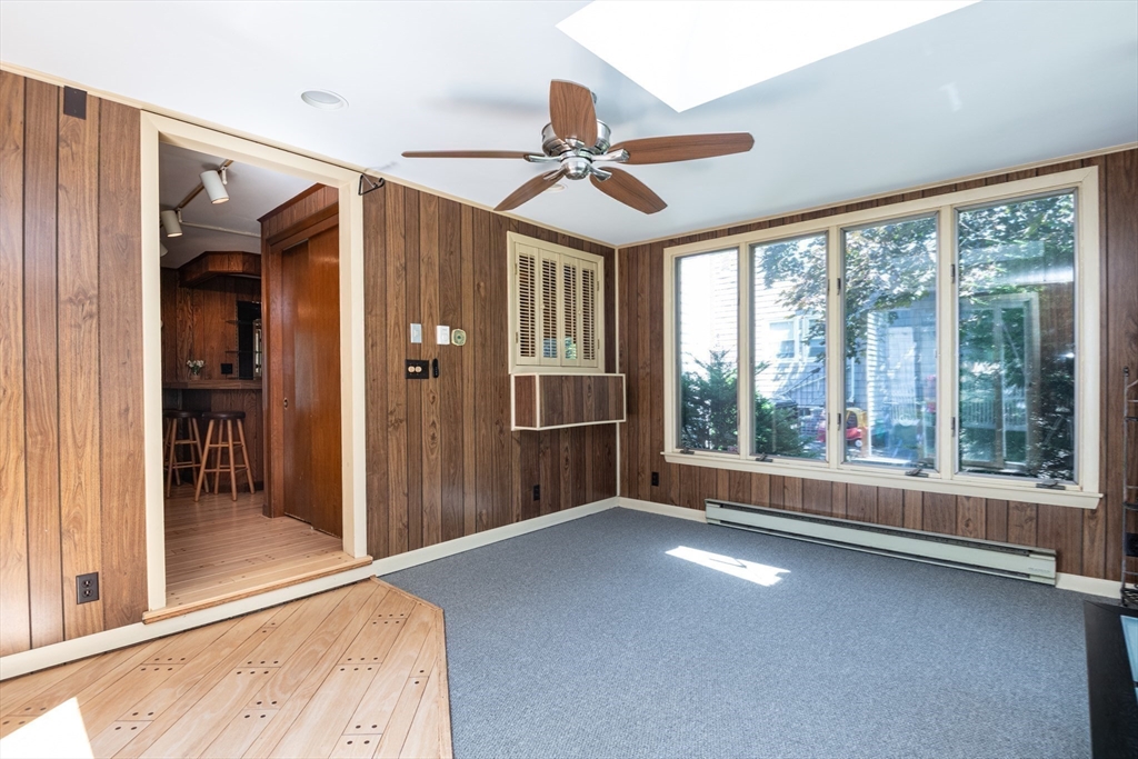 Salem, Massachusetts, 01970, United States, 2 Bedrooms Bedrooms, ,2 BathroomsBathrooms,Residential,For Sale,1944835
