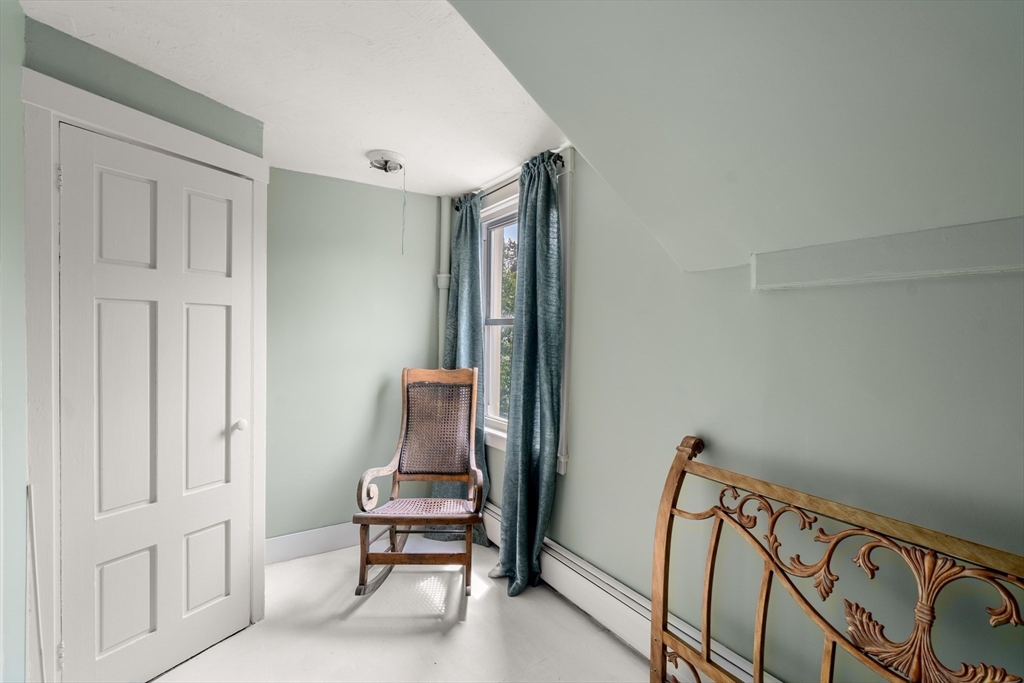 New Bedford, Massachusetts, 02740, United States, 4 Bedrooms Bedrooms, ,3 BathroomsBathrooms,Residential,For Sale,1897669
