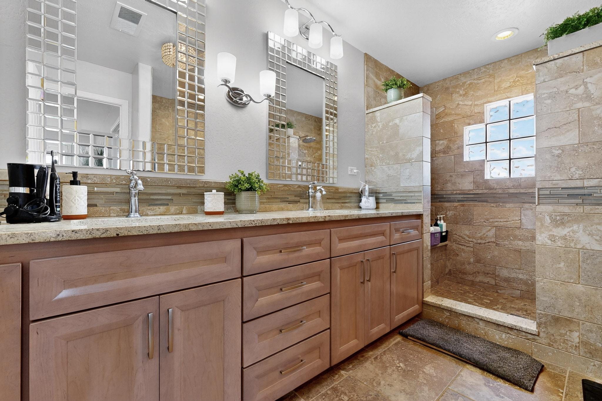 Albuquerque, New Mexico, 87122, United States, 4 Bedrooms Bedrooms, ,3 BathroomsBathrooms,Residential,For Sale,1914202