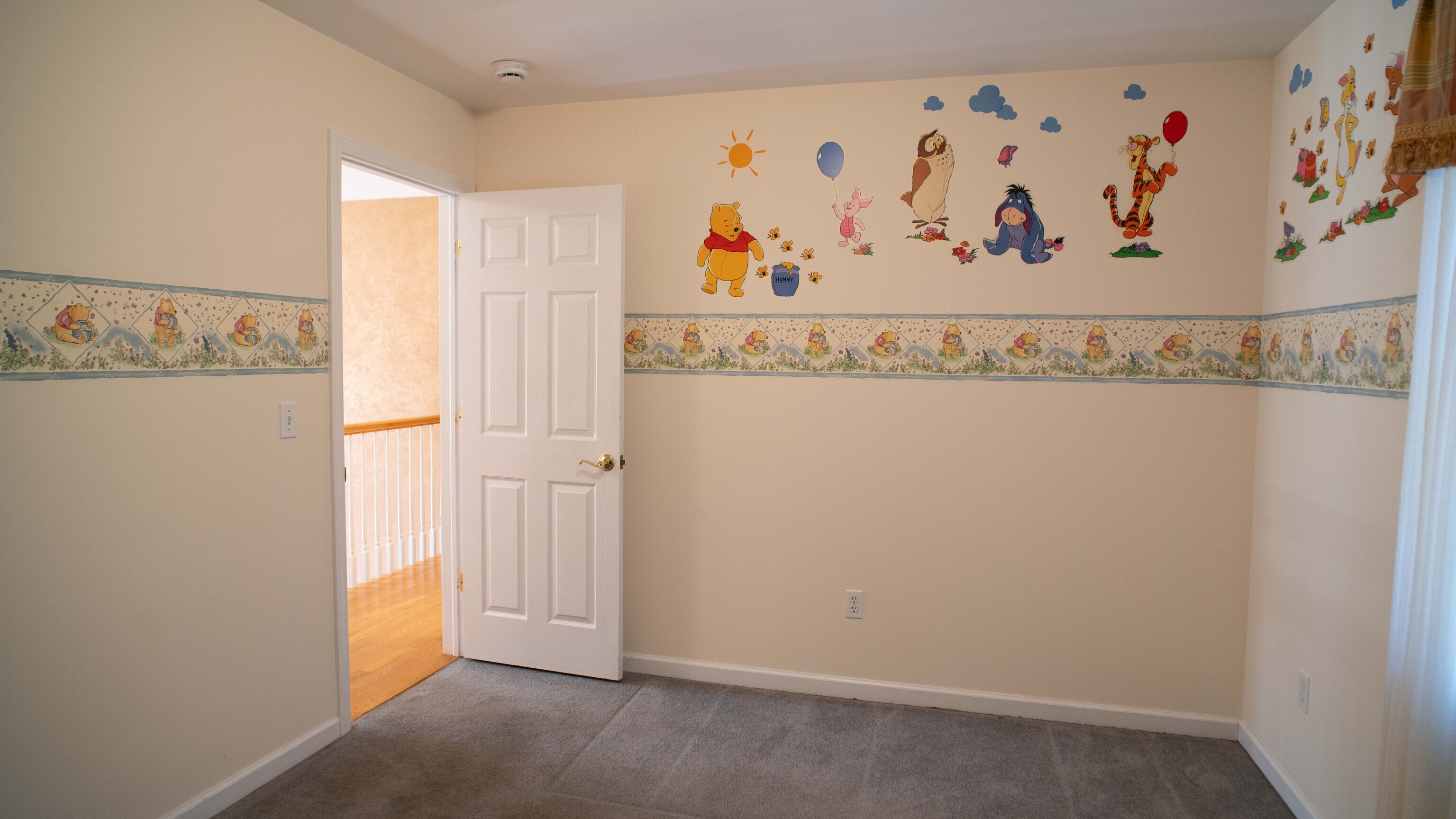 Tolland, Connecticut, 06084, United States, 4 Bedrooms Bedrooms, ,3 BathroomsBathrooms,Residential,For Sale,1989613