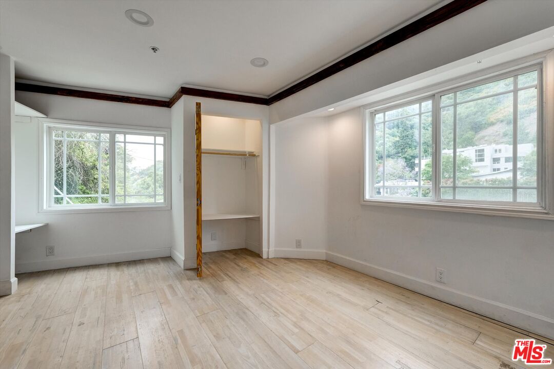Beverly Hills, California, 90210, United States, 8 Bedrooms Bedrooms, ,3 BathroomsBathrooms,Residential,For Sale,1916732