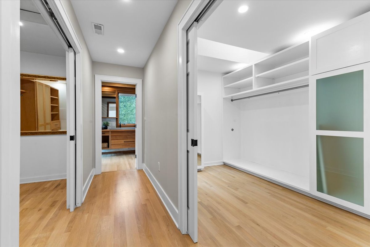 Bernardsville, New Jersey, 07924, United States, 5 Bedrooms Bedrooms, ,6 BathroomsBathrooms,Residential,For Sale,1981424