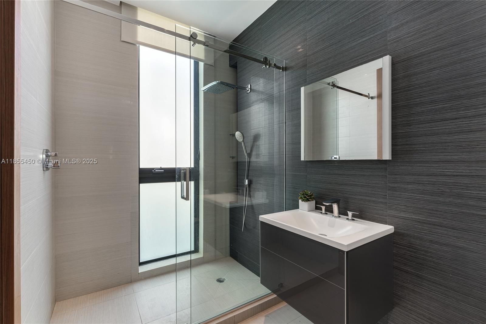 Miami Beach, Florida, 33140, United States, 5 Bedrooms Bedrooms, ,8 BathroomsBathrooms,Residential,For Sale,1918042